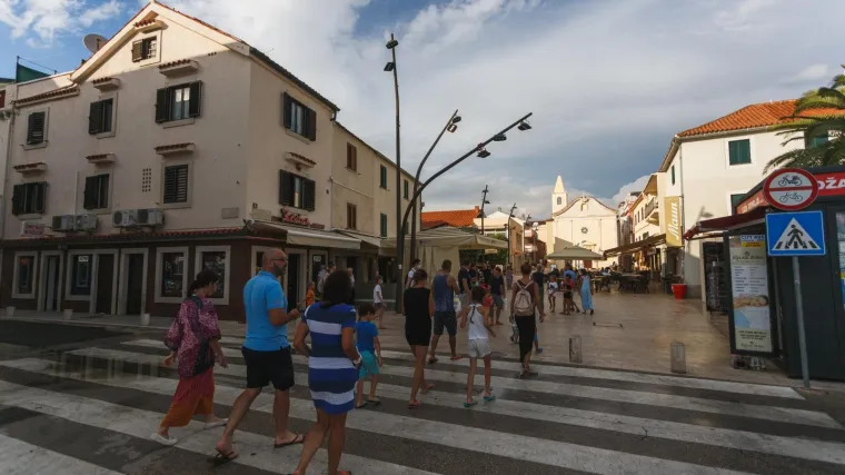 Velikih festivala ovog ljeta nije bilo, ali vratili su se neki stari gosti: Novalja ipak imala dobru sezonu