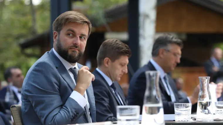 Ćorić o aferi Janaf, demantirao da je kum s Aladrovićem: 'Propitkivati tko je &scaron;to jeo ispod je svake razine'