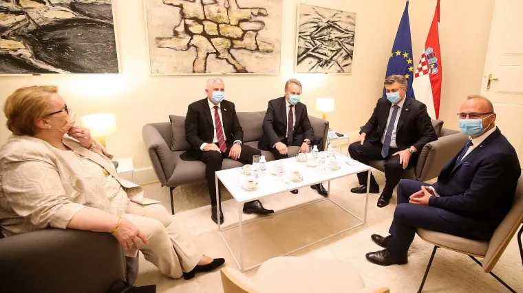 Razgovarali o 'uklanjanju zapreka koje koče napredak BiH prema EU-u' i spornom izbornom zakonu