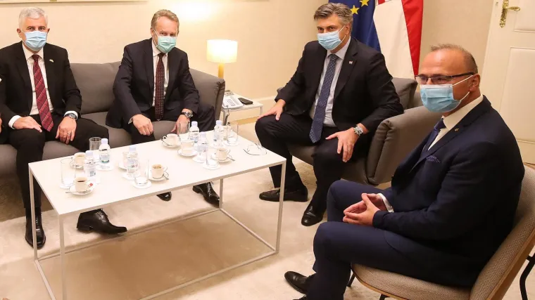 Zoran &Scaron;prajc 'pohvalio' hrvatske i BiH lidere: 'Primjerom su pokazali kako se pridržavati mjera'