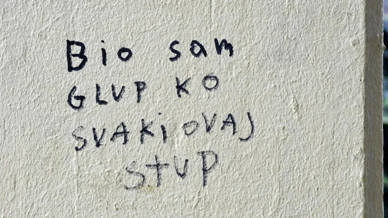 ISKRENA ISPOVIJEST HRVATA NA STUPOVIMA U SISKU: 'Našmrko sam se kokaina, pušio sam crack, radio sam s*anja i nije mi žao...'