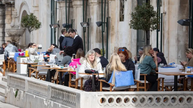 Lo&scaron;a sezona dubrovačkih ugostitelja: 'Bit će neizdrživo bez pomoći Vlade'