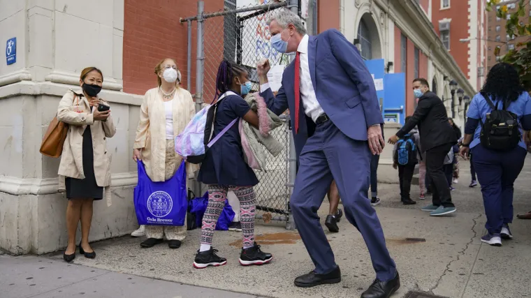 Njujorčani bez maski plaćat će kazne do 1000 dolara!