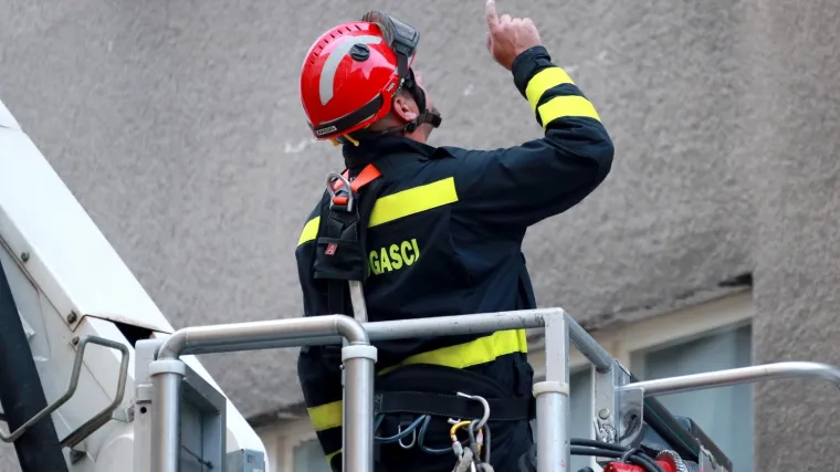 Uru&scaron;ila se kuća: Na terenu dežurne ekipe Ureda za upravljanje u hitnim situacijama, policija i vatrogasci