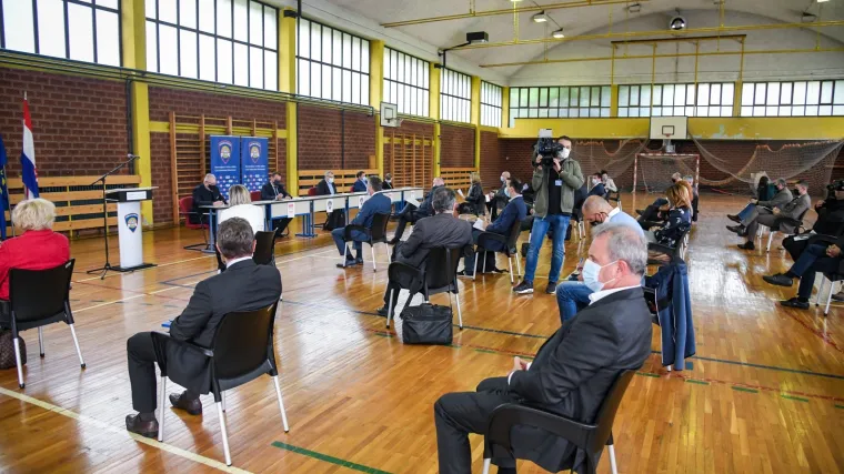 Božinović, Bero&scaron; i Capak održali sastanak o radu kafića, klubova... Bujas: 'Dojmovi su pozitivni'