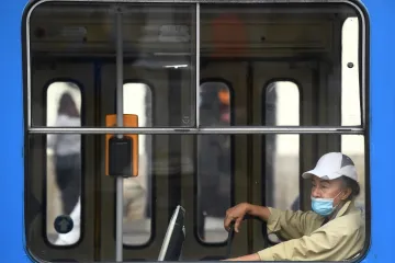 Svi bi morali nositi maske u javnom prijevozu, a nadzor trebaju provoditi vozači: 'Kako uskratiti već plaćenu vožnju?'