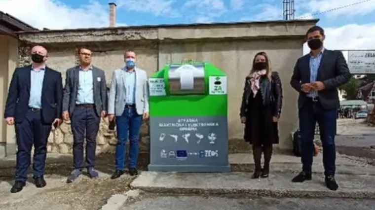 U BiH rezala se svečana vrpca zbog 'otvaranja' KONTEJNERA: Ima jo&scaron; bizarnijih slučajeva...