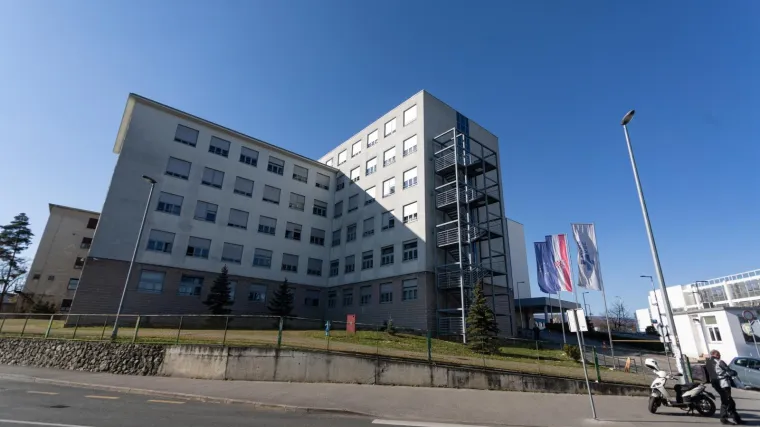 'Zaraženo deset pacijenata, sedam liječnika i devet medicinskih sestara'