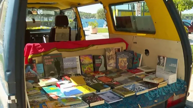 Neobična ideja: Pjesnikinja pokrenula 'knjižaru na kotačima' i sada putuje cijelom Hrvatskom