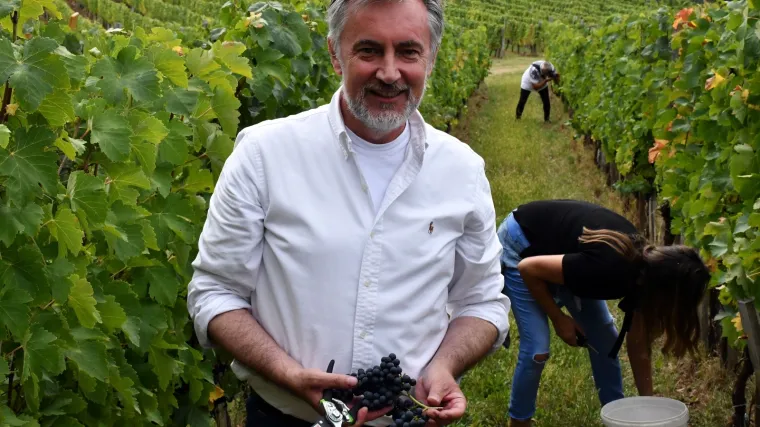 'Prekopajte svoje bašće, vrtove, vidite ima li u garažama čudnih auta, možda se i obogatite'