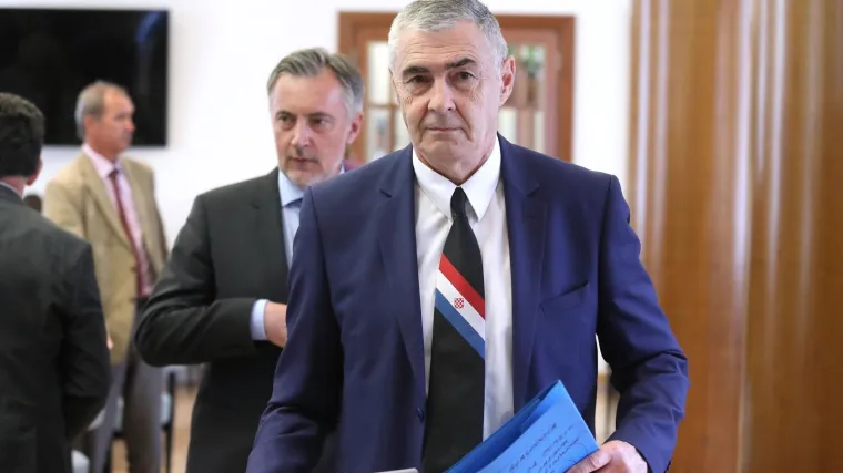 'Rekao mi je da sam majmun i da me nabije na Titov ku*ac!'