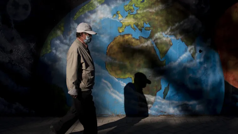 Poljska zabilježila rekordan broj mrtvih od covida-19,  ubrzan je i rast broja hospitaliziranih i onih na respiratoru