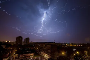 'Opet stižu obilniji pljuskovi, olujno nevrijeme, čak i pijavice'; Na snazi su upozorenja visokog stupnja