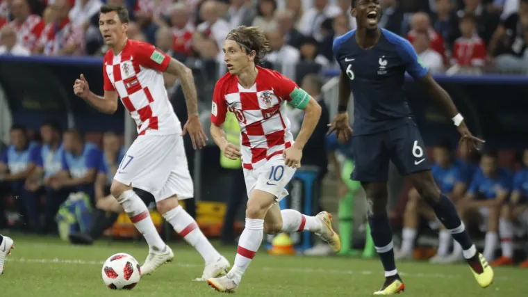 Tjedan dana prije okr&scaron;aja s Vatrenima, u momčad im u&scaron;la korona