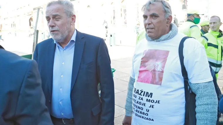 VIDEO Čovjek 70 dana prosvjeduje na Trgu i traži pravdu za mrtvu kćer, Bandić mu odbrusio: 'Nemoj raditi cirkus!'