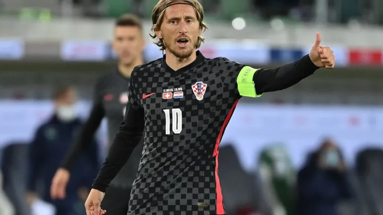 'Ja mu se nudim, a on...'