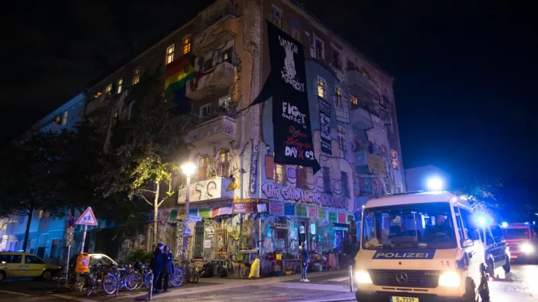 Par minuta nakon brutalnog zločina, sav je krvav pozvonio susjedi