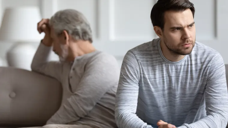 Ne plaća rentu u njihovom stanu i plaćaju mu režije, ali...