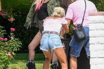 OVA ŽENA PRKOSI ZDRAVOM RAZUMU: Gwen Stefani ima 51 godinu. Pogledajte slike pa recite da vjerujete u to