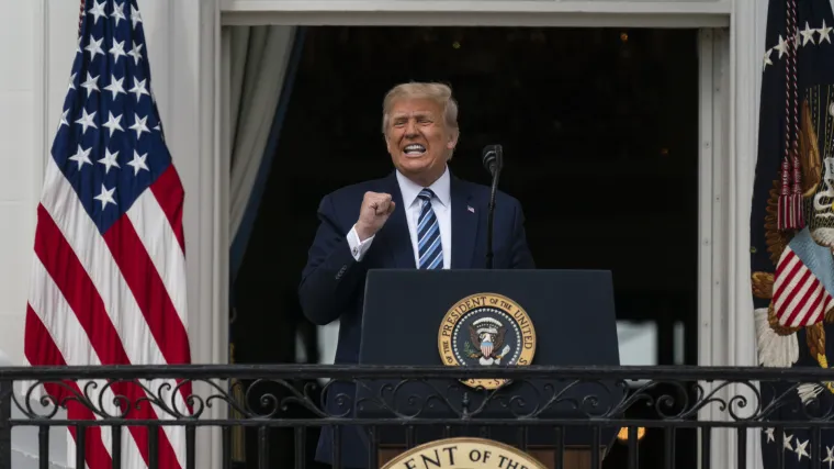 Trump se obru&scaron;io na skupinu prosvjednika zbog ru&scaron;enja spomenika: 'Stavite te životinje u zatvore, sad'