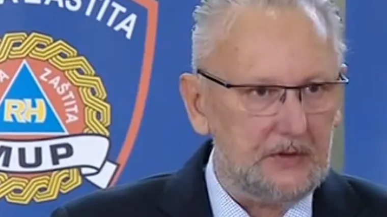 Maske obavezne na zatvorenom, u nekim slučajevima preporučene i na otvorenom