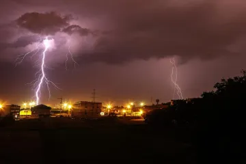 Već sutra stižu nove nevolje; Grmljavinsko nevrijeme, pljuskovi, nevera, a moguće su i poplave