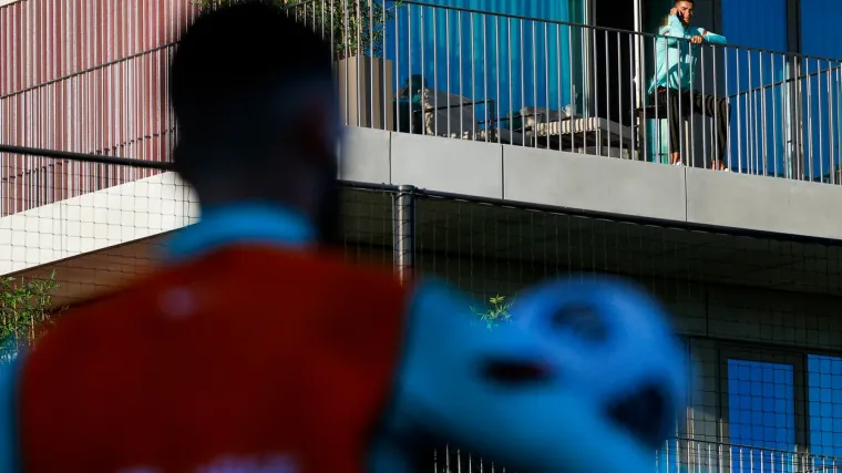 Kamera uhvatila Portugalca u samoizolaciji, pogledajte što radi