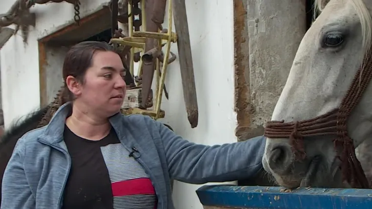 Brinu o svemu i svima, rade od jutra do sutra &ndash; no često su potplaćene! Potraga donosi priče seoskih žena