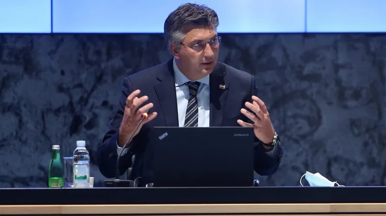 Plenković prozvao &Scaron;koru, Kri&scaron;to, Penavu: 'Njihove hu&scaron;kačke poruke su možda potaknule mladića na napad na zgradu Vlade'