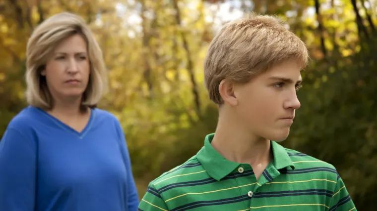 Majka doznala da se 'sinek' bahati obiteljskom lovom i maltretira siroma&scaron;nije, povukla potez kraljice