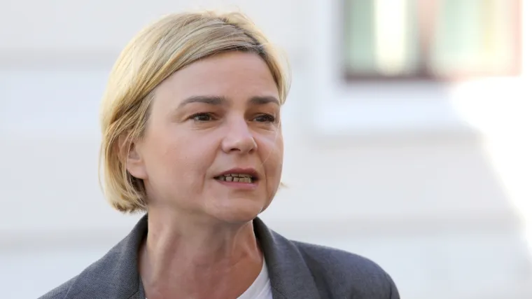 'Sabor ide na stanku, a raste samo broj nezaposlenih i oboljelih'; 'Stožer će dovesti do kolektivnog ludila'