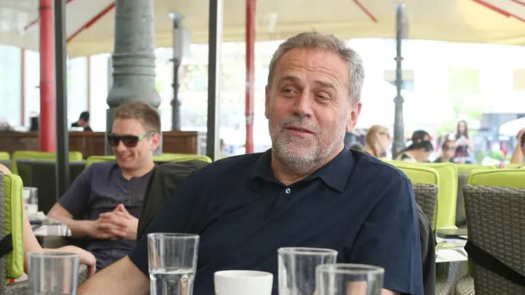 'To je donio netko tko ili nikad nije bio u kafiću ili restoranu, ili ima ular...'