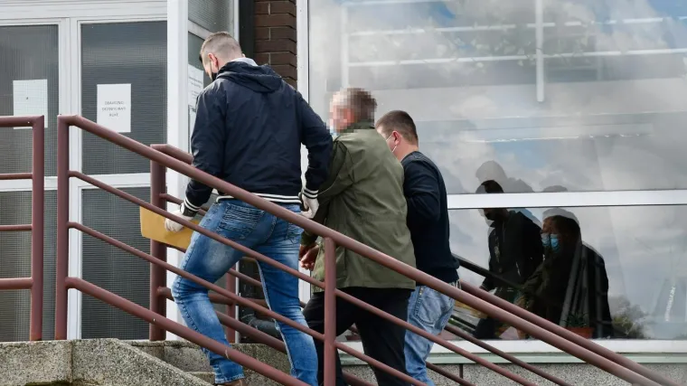 Mu&scaron;karac koji je prijetio Plenkoviću pu&scaron;ten na slobodu: Kod njega na&scaron;li pu&scaron;ke, ručne bombe, granate i gomilu streljiva!