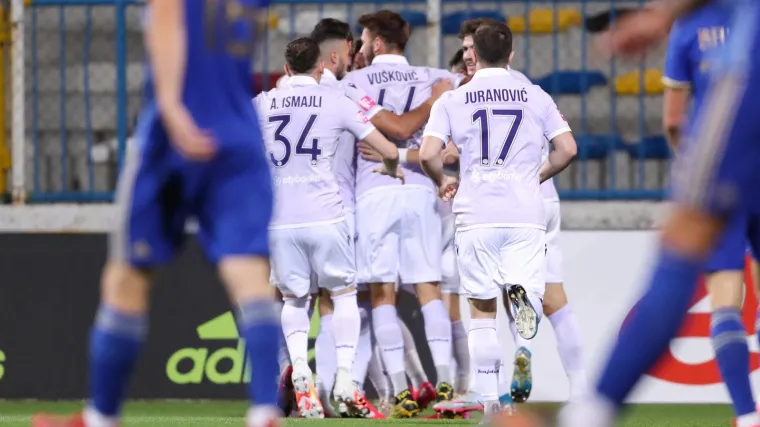 Dvojica igrača pozitivna, a jo&scaron; petorica imaju simptome