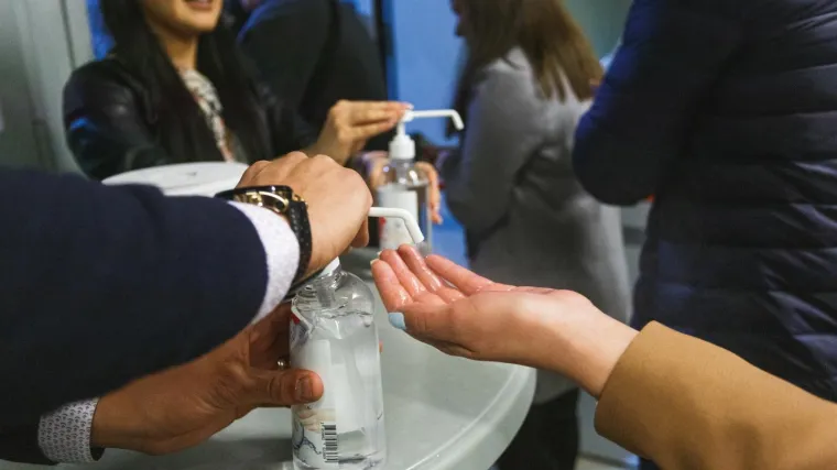 Čime dezinficiramo ruke? Dermatologinja upozorava: 'Ljudima puca koža, imaju žive rane...'