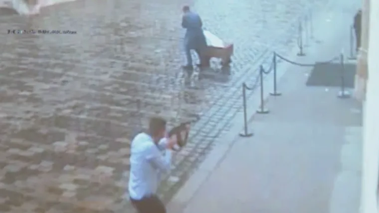 Policija upala u kuće Bezukovih prijatelja, evo &scaron;to su prona&scaron;li i za čime jo&scaron; tragaju