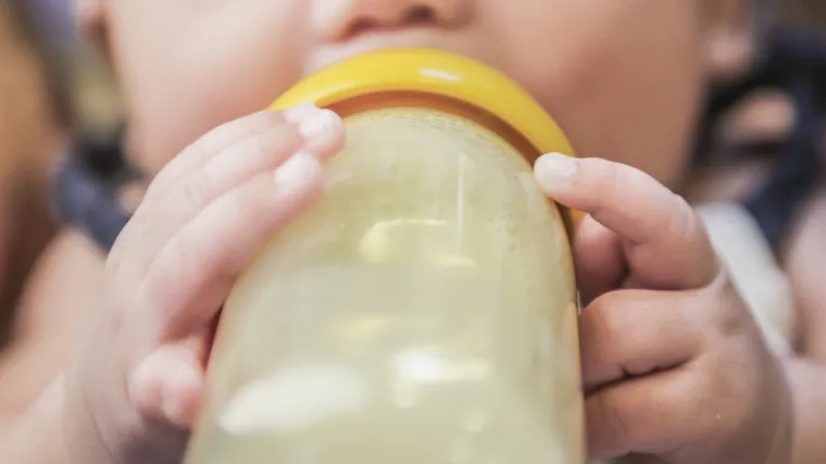 Svaki dan trujemo svoje najmlađe milijunima čestica mikroplastike, evo &scaron;to treba izbjegavati