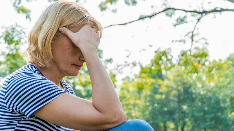 Jedna dobna skupina žena je pod povećanim rizikom razvijanja dugotrajnih simptoma bolesti COVID-19