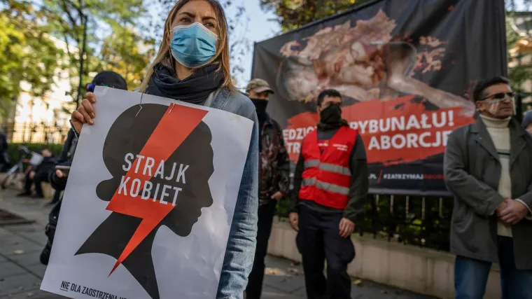 Ustavni sud u Poljskoj proglasio pobačaj neustavnim po osnovi fetalnih defekata