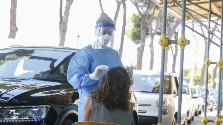 Potpuno se zatvaraju teretane, kina i javni bazeni, a barovi i restorani u Italiji radit će do 18 sati