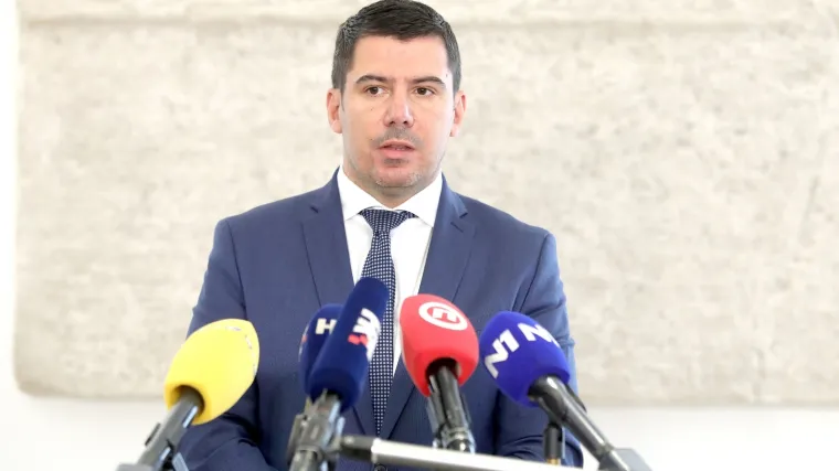 'Moraju konačno reći &scaron;to se zapravo događa. Ne treba pričati priče da će nas korona sve pokositi'