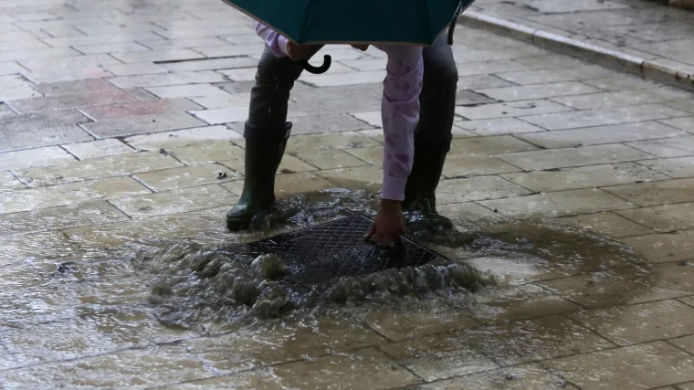 U jednom dijelu Hrvatske bit će pljuskova, obilnih oborina, grmljavine i jako olujno jugo