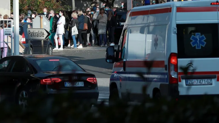 Razmi&scaron;lja li se o zatvaranju svih &scaron;kola i isključivo online nastavi?