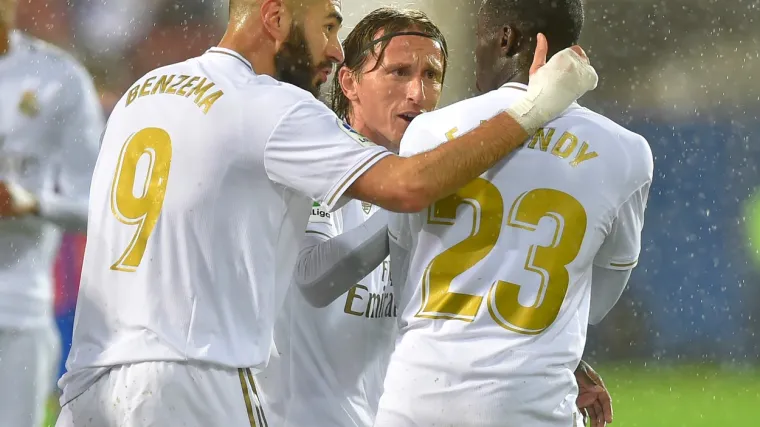 'Nemoj njemu dodati, pa on kao da igra protiv nas...'