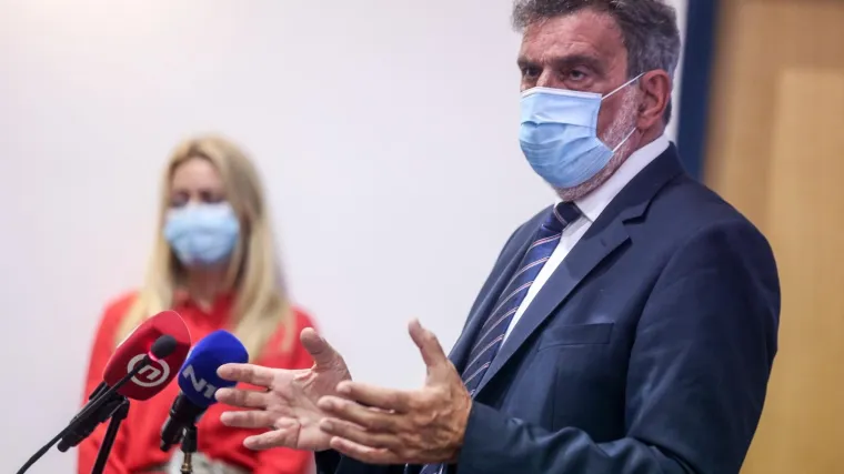 Najgori dan od početka pandemije: Je li se ministar Fuchs predomislio oko online nastave?