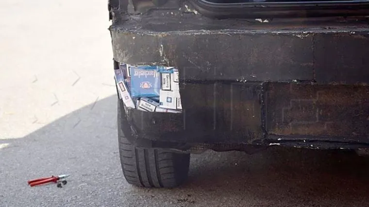 Zadarska policija na autocesti uhvatila krijumčara cigareta. Nećete vjerovati koliko kutija cigareta je uspio ugurati u automobil