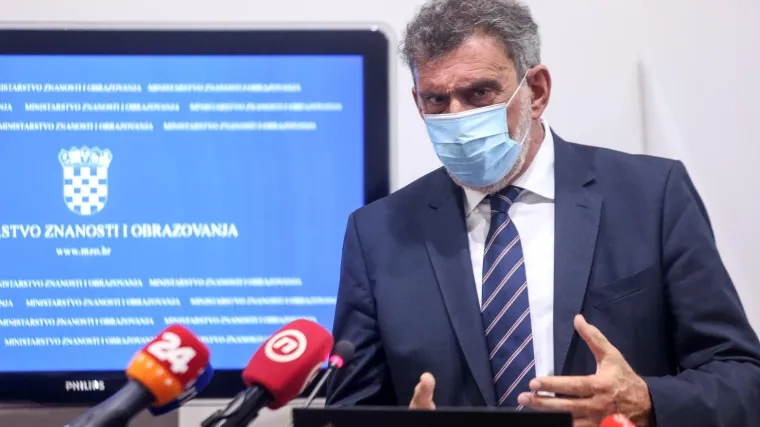 'To je zadnja opcija. Najlakše je reći - hajdemo sve zatvoriti, ali to je loše'