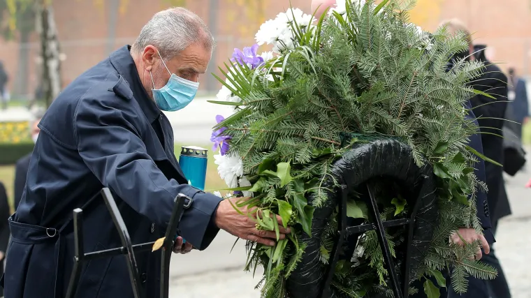 Gradonačelnik Bandić apelirao: 'Posjetite grobove danas i sutra da se u nedjelju izbjegne gužva'