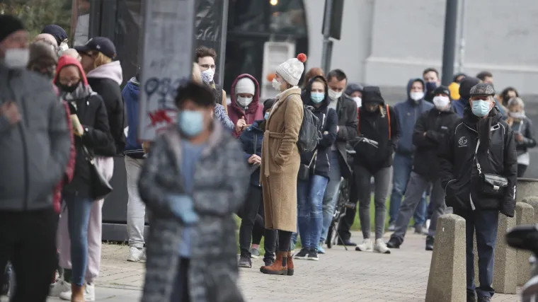 U Poljskoj i Belgiji opet rekordni brojevi, Poljaci zbog straha od &scaron;irenja zaraze zatvaraju groblja