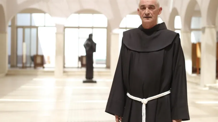 Do&scaron;li su na misu usprkos zaraženim fratrima: 'Kiselog kupusa i luka i nema korone'